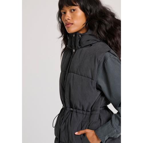 Women's Loose-Fit Long Puffer Vest with Quilted Design