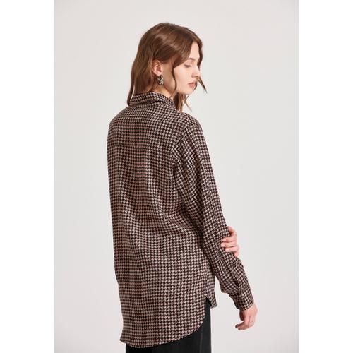 Women's Long Plaid Shirt with Relaxed Style & Classic Collar