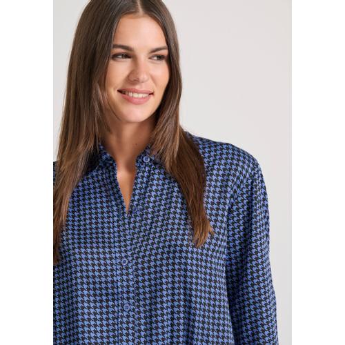 Women's Long Plaid Shirt with Relaxed Style & Classic Collar