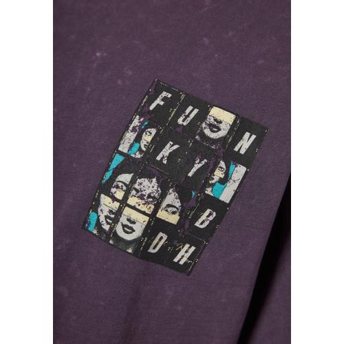 Women's Relaxed Fit Garment Dyed T-shirt with Print On The Back