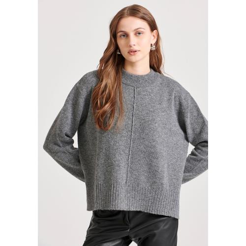 Women's Relaxed Fit Crew Neck Sweater with Rib Knit Finishes
