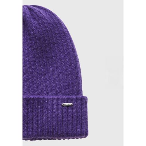 Women's Thick Knitted Beanie with Cuffed Design