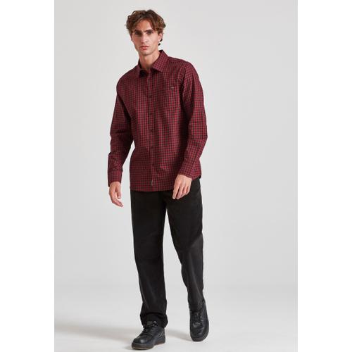 Men's Plaid Shirt with Chest Pocket and Button-Down Collar