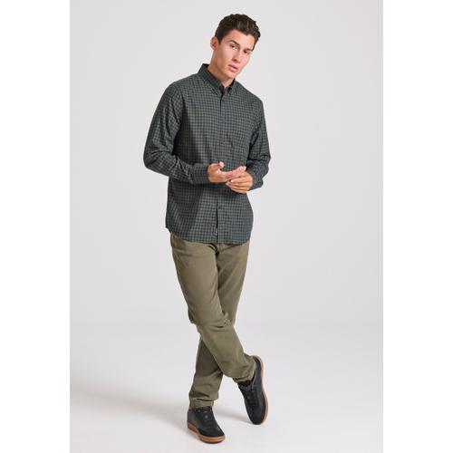 Men's Plaid Shirt with Chest Pocket and Button-Down Collar