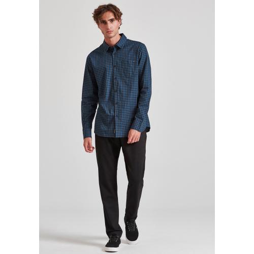 Men's Plaid Shirt with Chest Pocket and Button-Down Collar