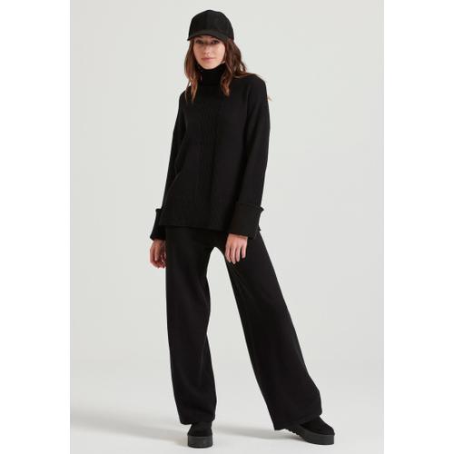 Women's Knitted Viscose Pants with High-Rise Elastic Waist