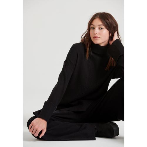 Women's Knitted Viscose Pants with High-Rise Elastic Waist