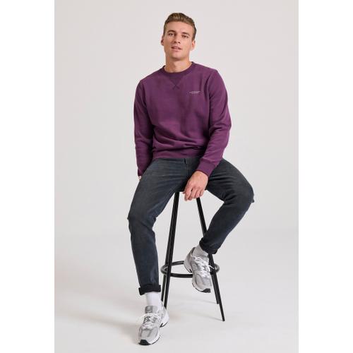 Men's The Essentials Crew Neck Sweatshirt with Chest Print