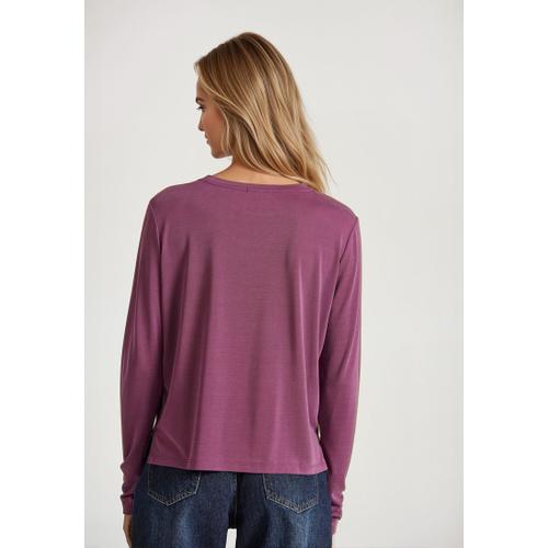 Women's Crew Neck Long Sleeve T-Shirt with Branded Label