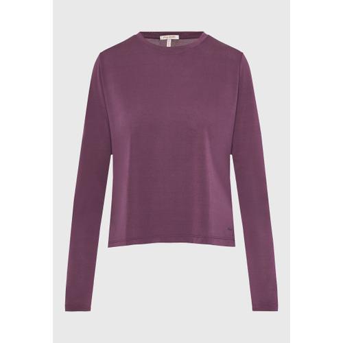 Women's Crew Neck Long Sleeve T-Shirt with Branded Label