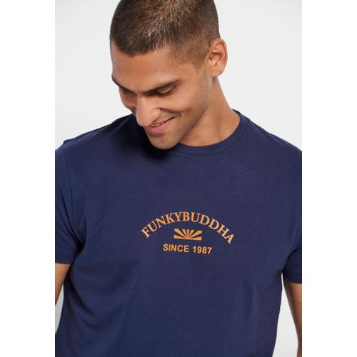 Men's T-shirt with Print on the Chest, Round Neck and Short Sleeves