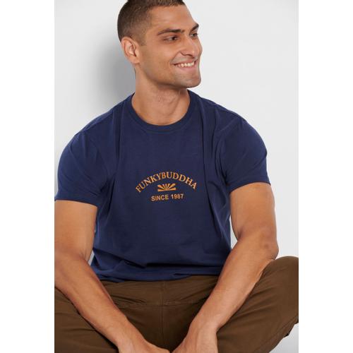 Men's T-shirt with Print on the Chest, Round Neck and Short Sleeves