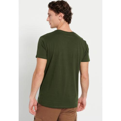 Men's T-shirt with Print on the Chest, Round Neck and Short Sleeves