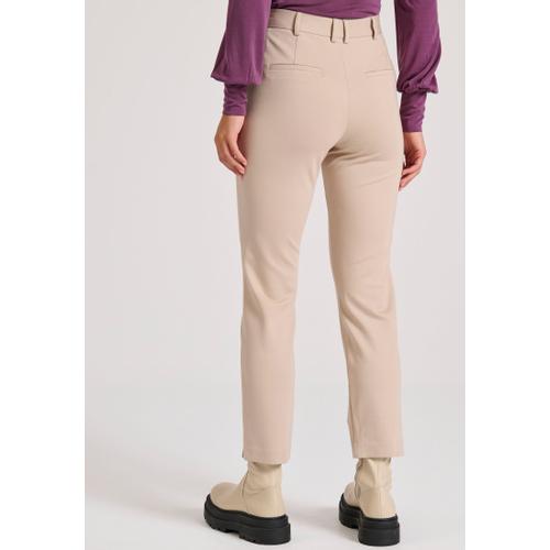 Women's Tailored Pants with High-Rise Waist and Cropped Design