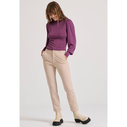 Women's Tailored Pants with High-Rise Waist and Cropped Design