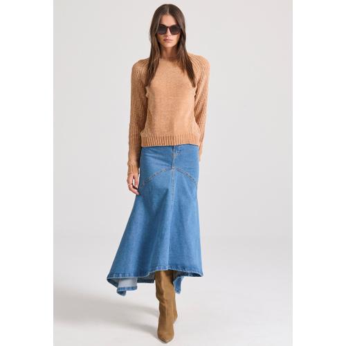 Women's Crew Neck Chenille Pullover with Logo Badge Above the Hem