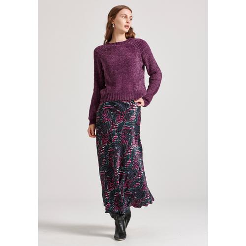 Women's Crew Neck Chenille Pullover with Logo Badge Above the Hem