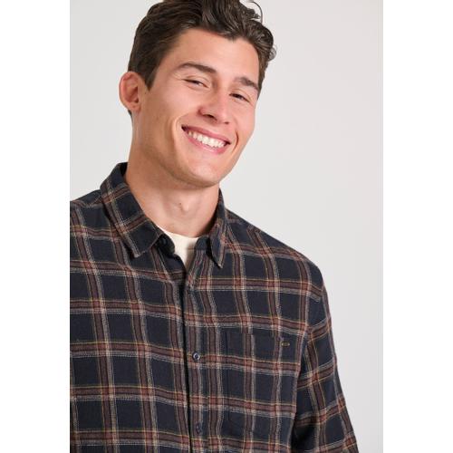 Men’s Flannel Plaid Shirt with Chest Pocket, Regular Fit & Classic Collar