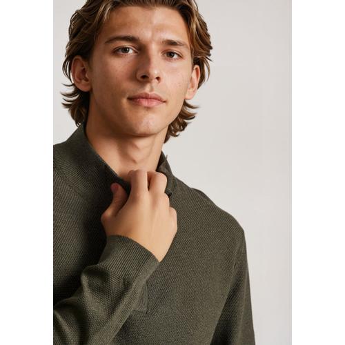 Men's Half-Zip Sweater with Button Placket Closure, Ribbed Finishes & Regular Fit