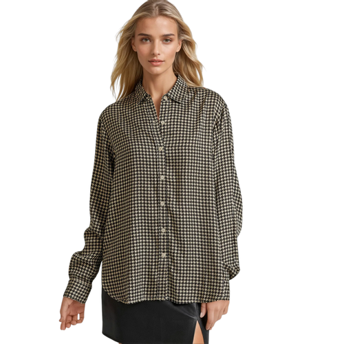 Women's Long Plaid Shirt with Relaxed Style & Classic Collar