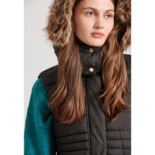 Women's Quilted Puffer Vest Jacket with Detachable Fur and Recycled Filling