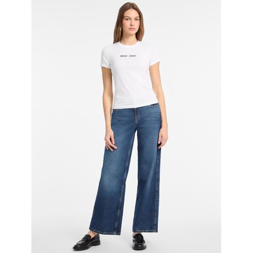 Women's Rounded Logo T-Shirt with Regular Fit